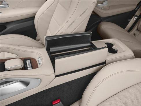 New 2026 Mercedes-Benz GLS 450 4MATIC image 10