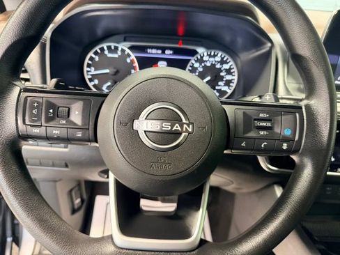 Used 2022 Nissan Rogue SV AWD/4WD image 9