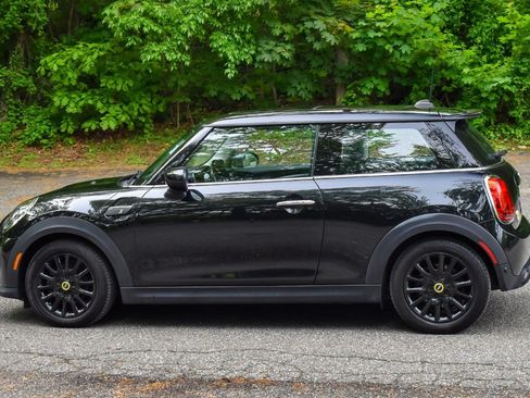 Used 2024 MINI Cooper SE FWD image 6