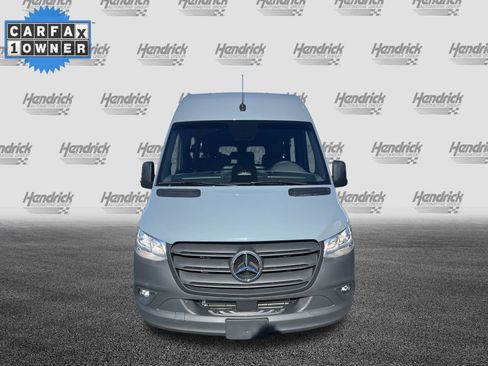Used 2025 Mercedes-Benz Sprinter 2500 image 3
