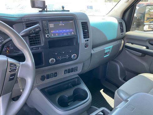 Used 2019 Nissan NV 2500 SV RWD image 12