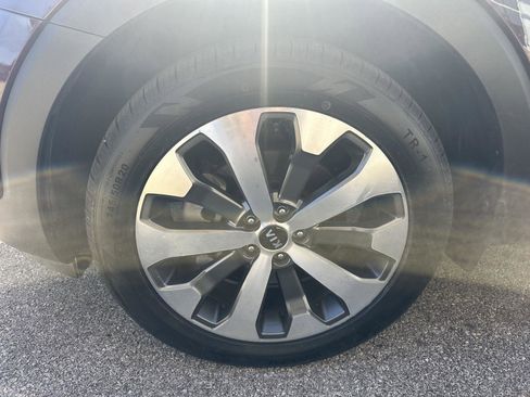 Used 2021 Kia Telluride EX w/ EX Premium Package FWD image 15