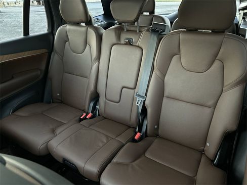 Certified 2024 Volvo XC90 B5 Plus w/ Protection Package Premier image 23