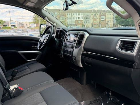 Used 2017 Nissan Titan SV AWD/4WD image 7