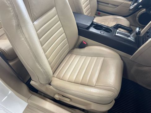 Used 2009 Ford Mustang GT Premium RWD image 50