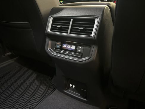 New 2026 Volkswagen Atlas SE FWD image 22