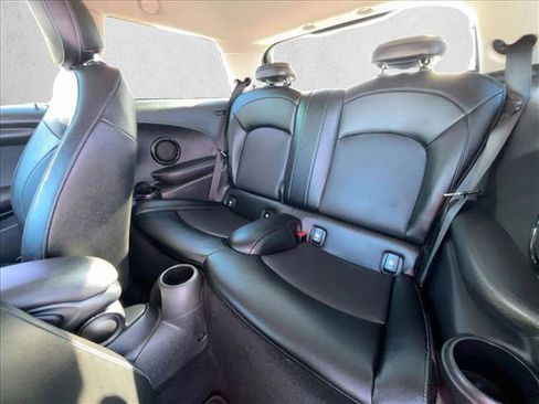 Used 2018 MINI Cooper 2-Door Hardtop image 17