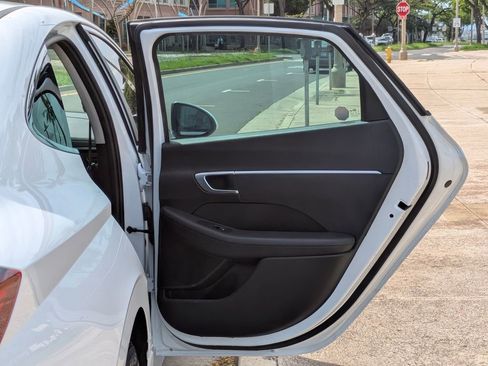 Used 2021 Hyundai Sonata SE image 12