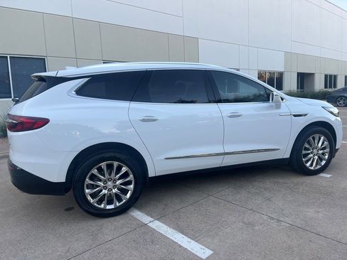 Used 2019 Buick Enclave Essence image 10