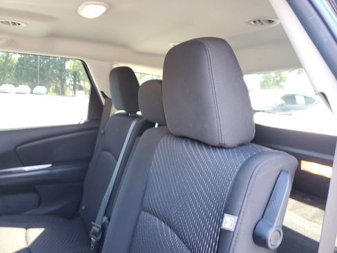 Used 2019 Dodge Journey SE w/ Connectivity Group FWD image 11