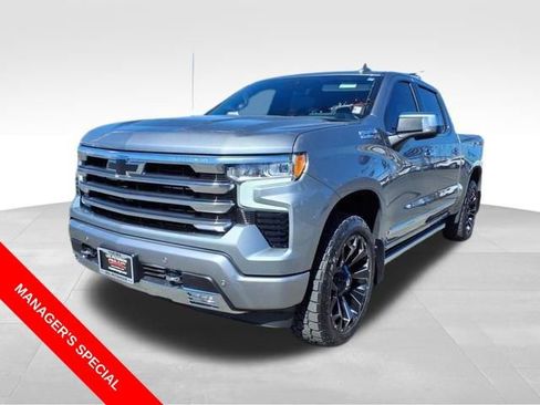 Used 2025 Chevrolet Silverado 1500 High Country w/ Technology Package AWD/4WD image 1