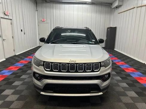 Used 2025 Jeep Compass Limited AWD/4WD image 7