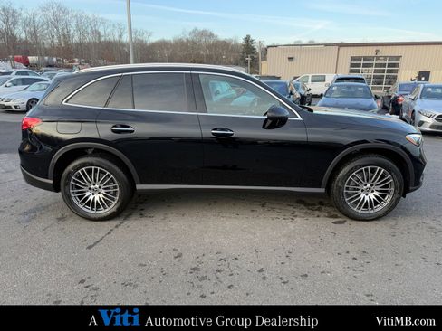 New 2026 Mercedes-Benz GLC 300 GLC 300 image 9