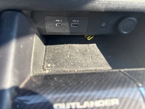 Used 2024 Mitsubishi Outlander SEL AWD/4WD image 17
