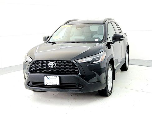 Certified 2023 Toyota Corolla Cross LE image 2