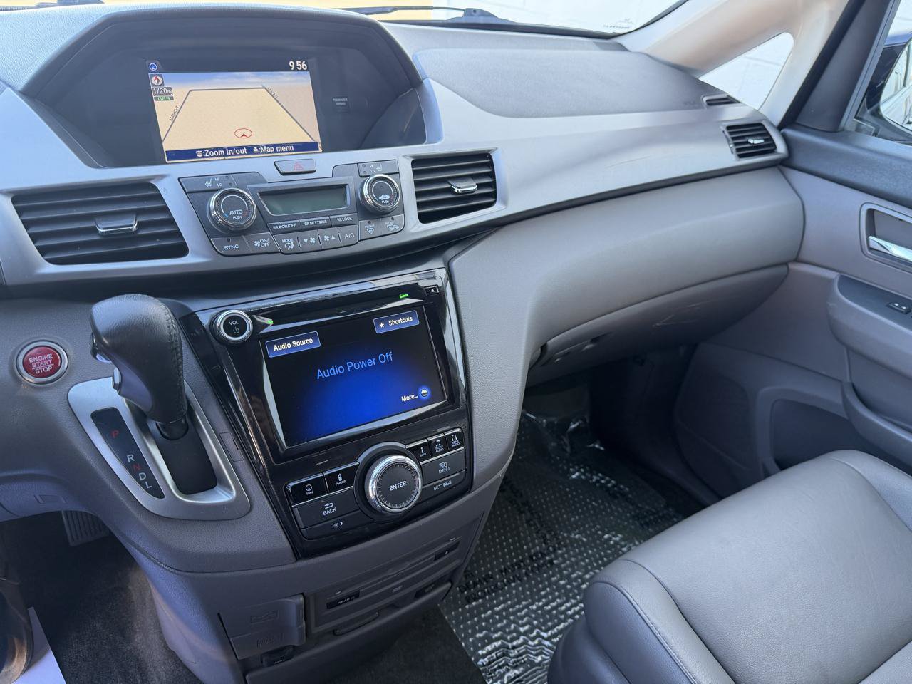 Used 2015 Honda Odyssey Touring Elite image 12