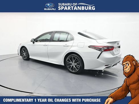 Used 2023 Toyota Camry SE FWD image 6