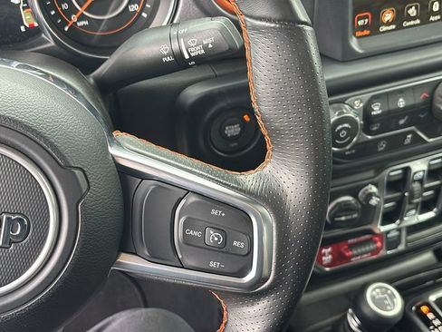 Used 2023 Jeep Gladiator Mojave w/ Cold Weather Group AWD/4WD image 18