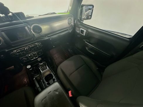 Used 2020 Jeep Gladiator Sport w/ Quick Order Package 24S image 11