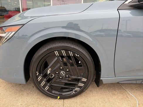 New 2026 Nissan Sentra SR w/ Floor Mat Package FWD image 7