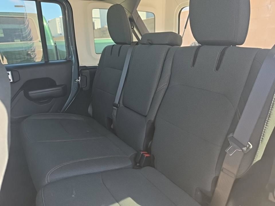 Used 2024 Jeep Wrangler Unlimited AWD/4WD image 6