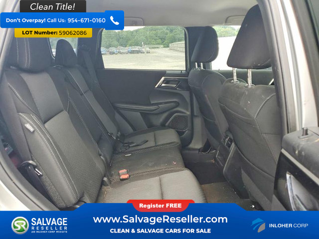 Used 2024 Mitsubishi Outlander ES FWD image 15