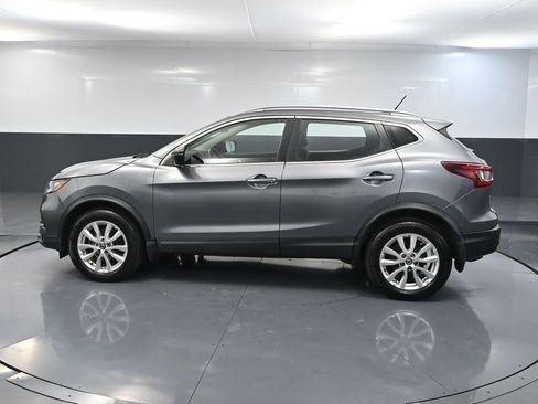 Used 2021 Nissan Rogue Sport SV image 9