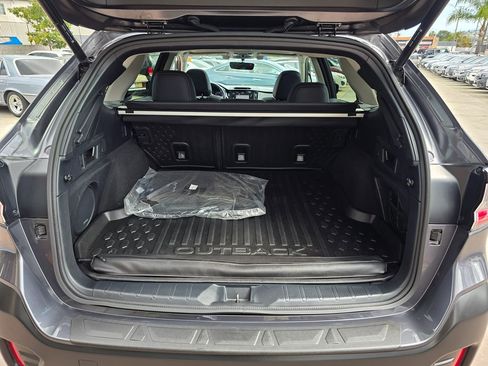 Used 2022 Subaru Outback Limited image 19