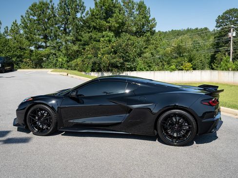 Used 2023 Chevrolet Corvette Z06 RWD image 36