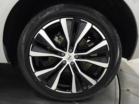 Certified 2025 Volvo XC60 B5 Plus AWD/4WD image 14