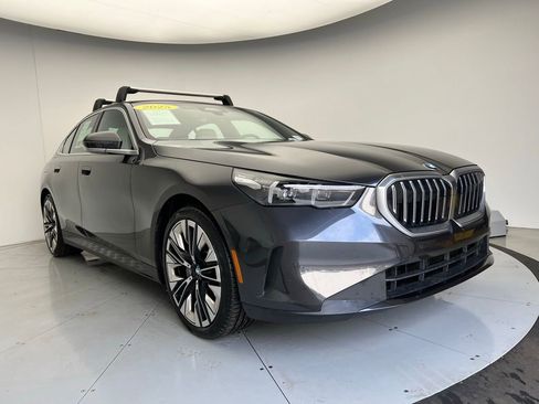 Certified 2025 BMW 530i image 2