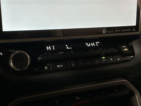 Used 2024 Toyota Tundra Limited image 28