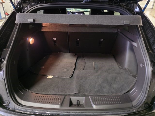 Used 2024 Chevrolet Trax RS w/ Sunroof Package FWD image 10