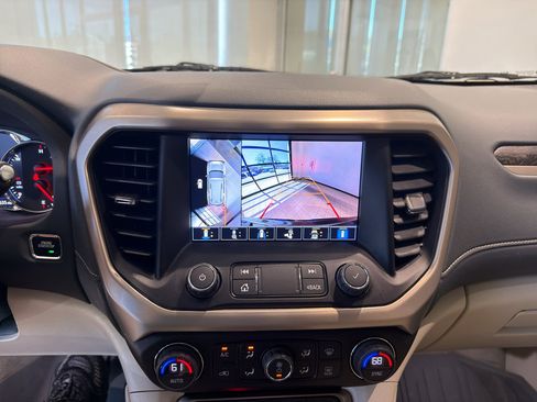 Used 2023 GMC Acadia Denali w/ Black Diamond Edition image 11