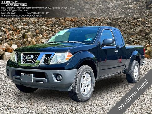 Used 2013 Nissan Frontier SV AWD/4WD image 1