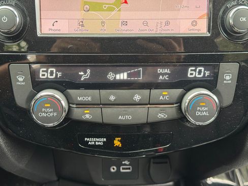 Used 2019 Nissan Rogue SL w/ Premium Package FWD image 27
