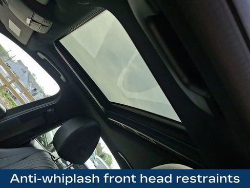 Used 2017 Mercedes-Benz E 300 4MATIC image 19