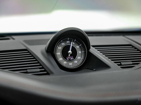 Used 2021 Porsche 911 Turbo image 73