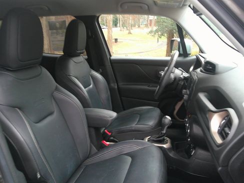 Used 2016 Jeep Renegade Limited w/ Safety & Security Group image 19