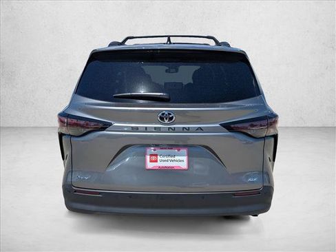 Certified 2026 Toyota Sienna XLE FWD image 7