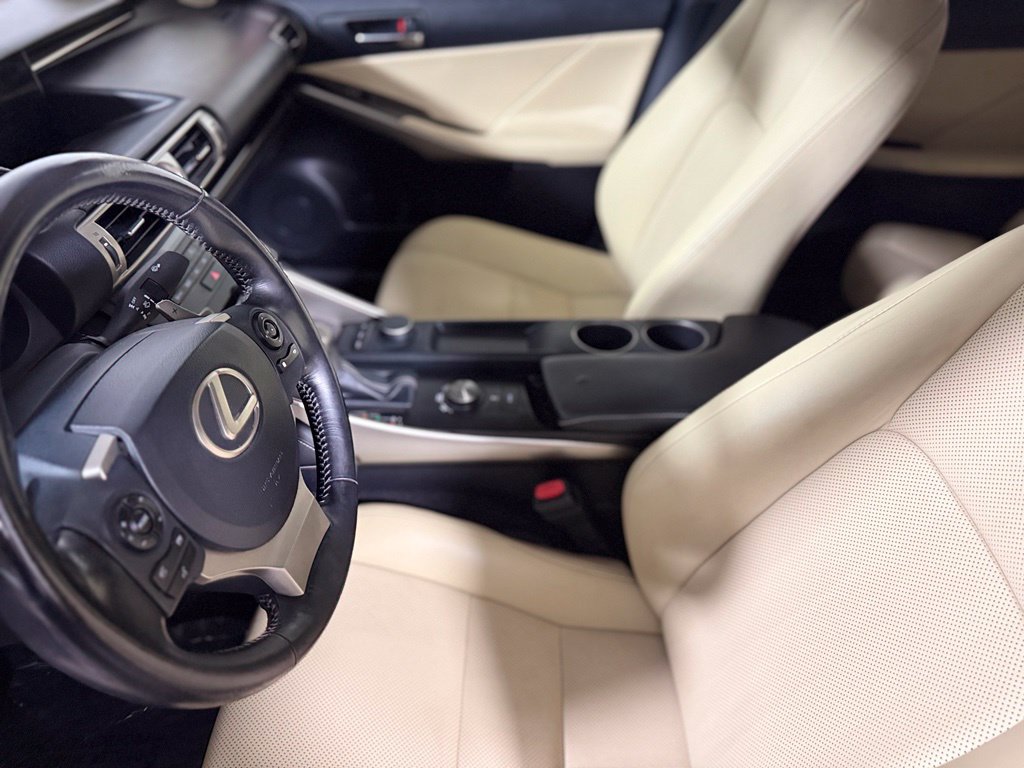 Used 2016 Lexus IS 200t RWD image 20
