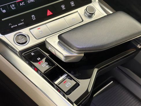 Used 2024 Audi Q8 e-tron Premium Plus AWD/4WD image 21