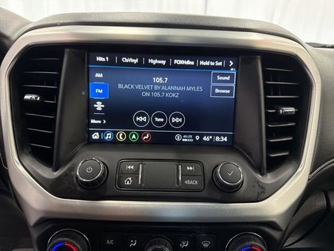 Used 2023 GMC Acadia SLT image 22