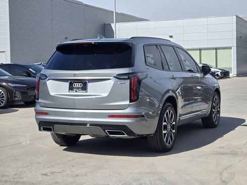 Used 2024 Cadillac XT6 Sport w/ Technology Package image 8