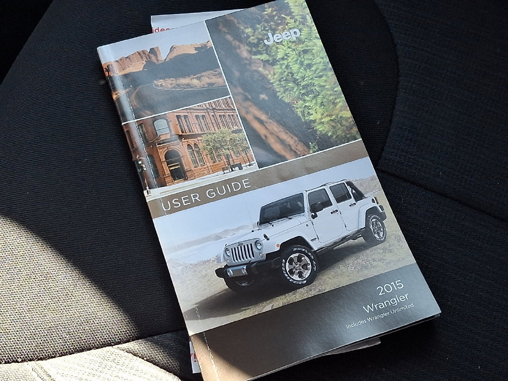 Used 2015 Jeep Wrangler Unlimited Sahara w/ Dual Top Group AWD/4WD image 25