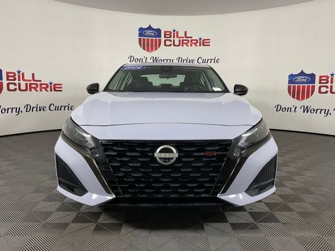 Used 2024 Nissan Altima 2.5 SR FWD image 8