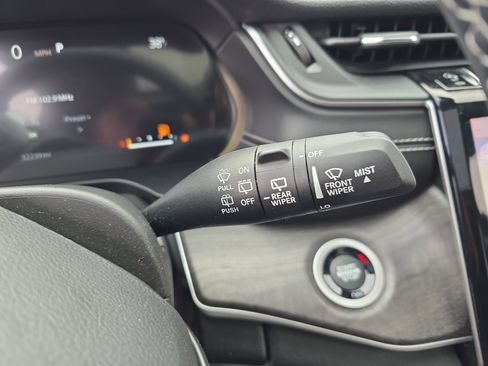 Used 2023 Jeep Grand Cherokee L Limited image 24