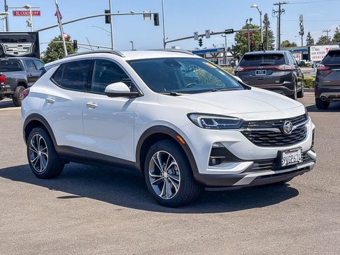 Used 2021 Buick Encore GX Essence AWD/4WD image 5