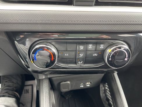 Used 2024 Chevrolet TrailBlazer LT image 27