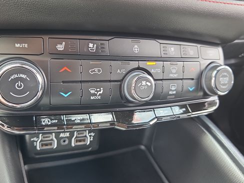 Used 2024 Dodge Durango GT RWD image 21
